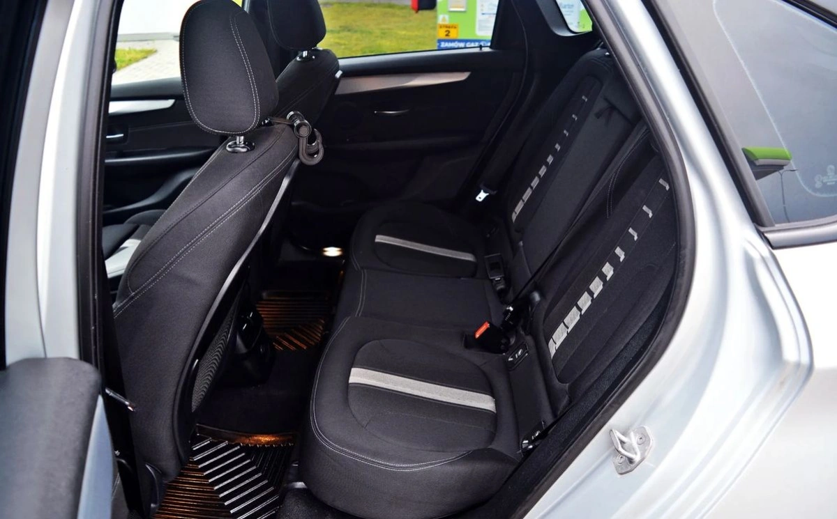 BMW Seria 2 - Zdjęcie 8