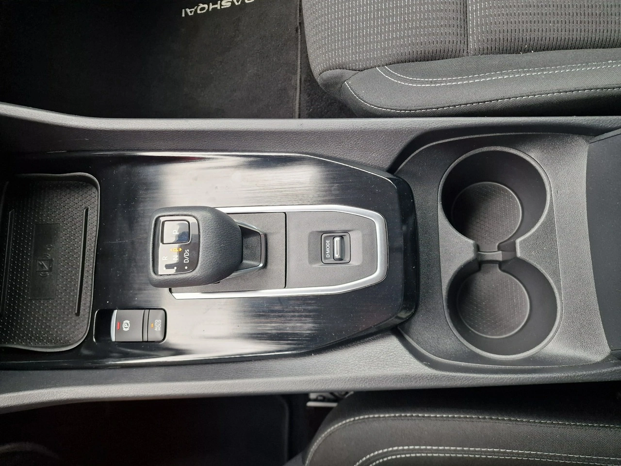 Nissan Qashqai - Zdjęcie 24