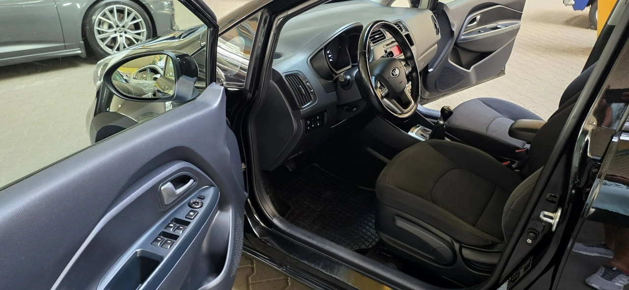 Kia Rio - Zdjęcie 10