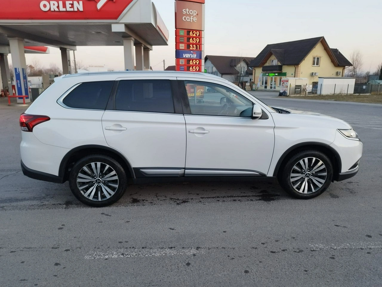 Mitsubishi Outlander - Zdjęcie 1