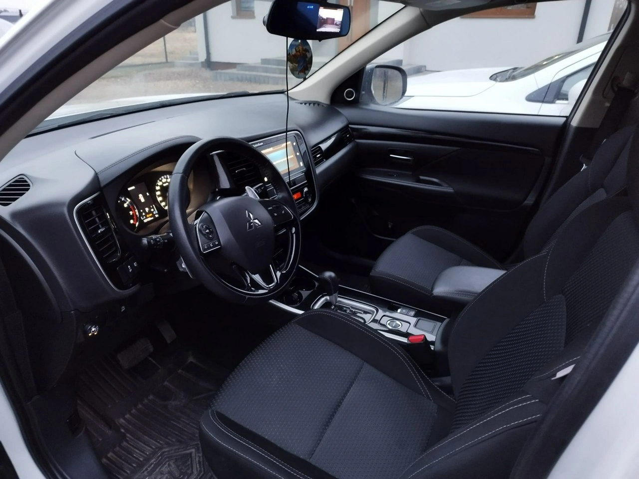 Mitsubishi Outlander - Zdjęcie 7