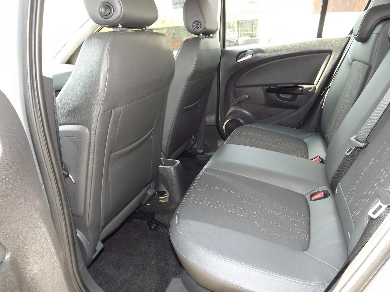 Opel Corsa - Zdjęcie 14