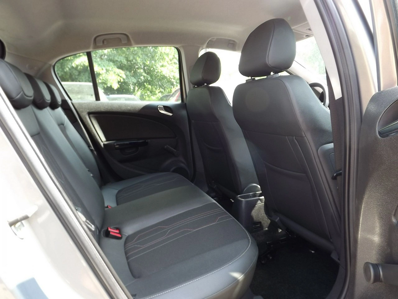 Opel Corsa - Zdjęcie 16