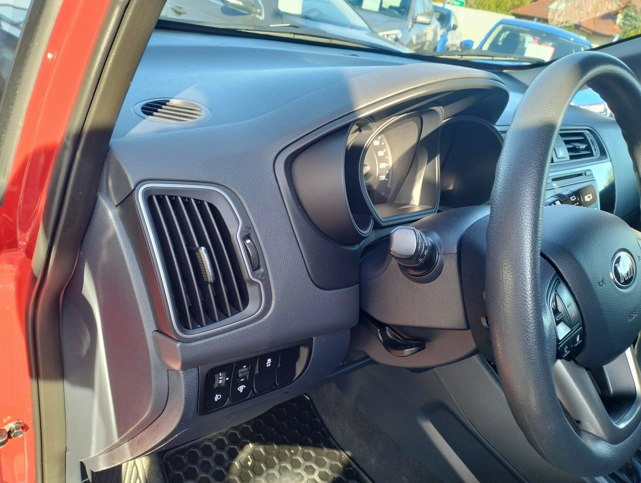 Kia Rio - Zdjęcie 11