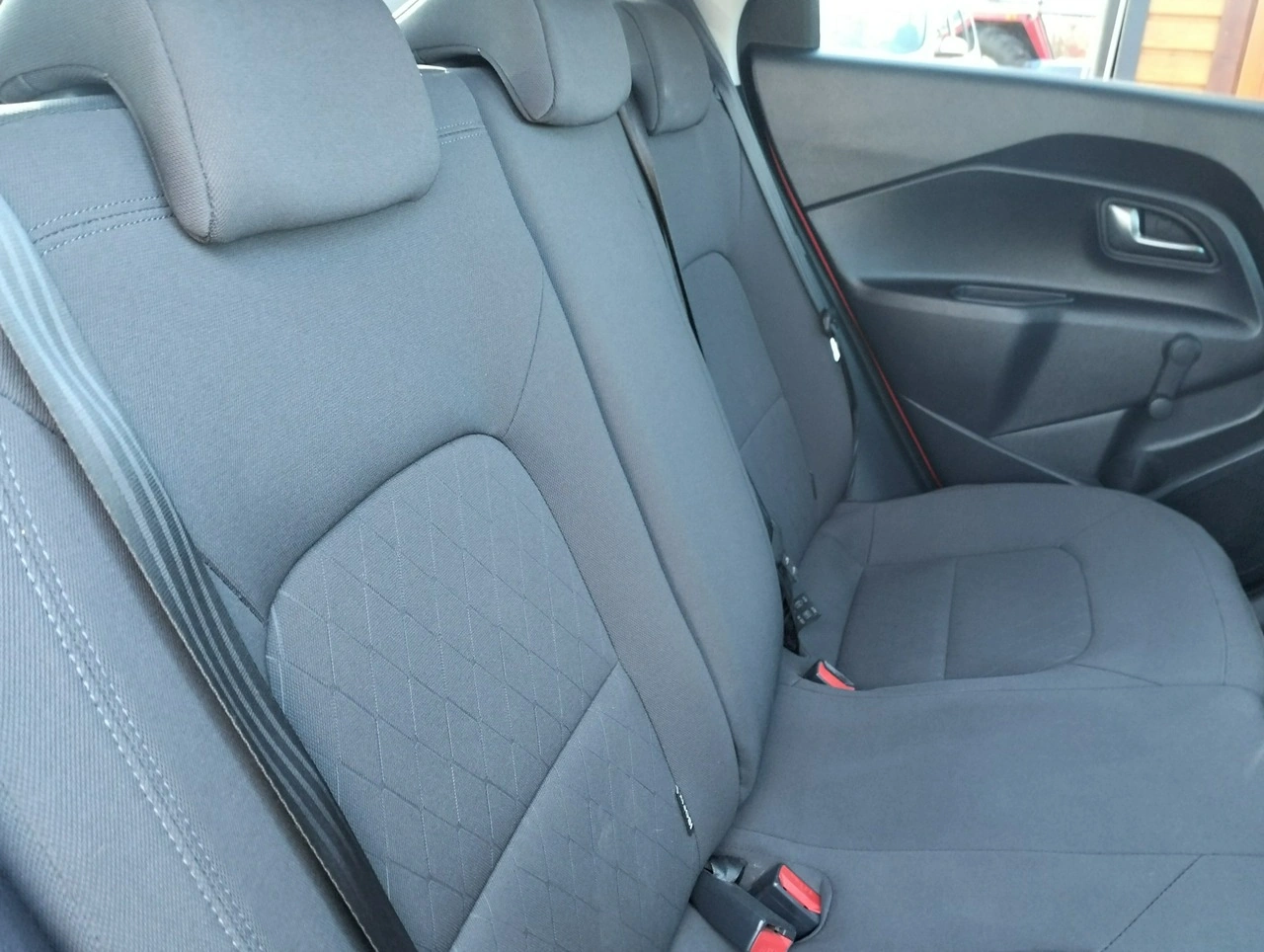 Kia Rio - Zdjęcie 23