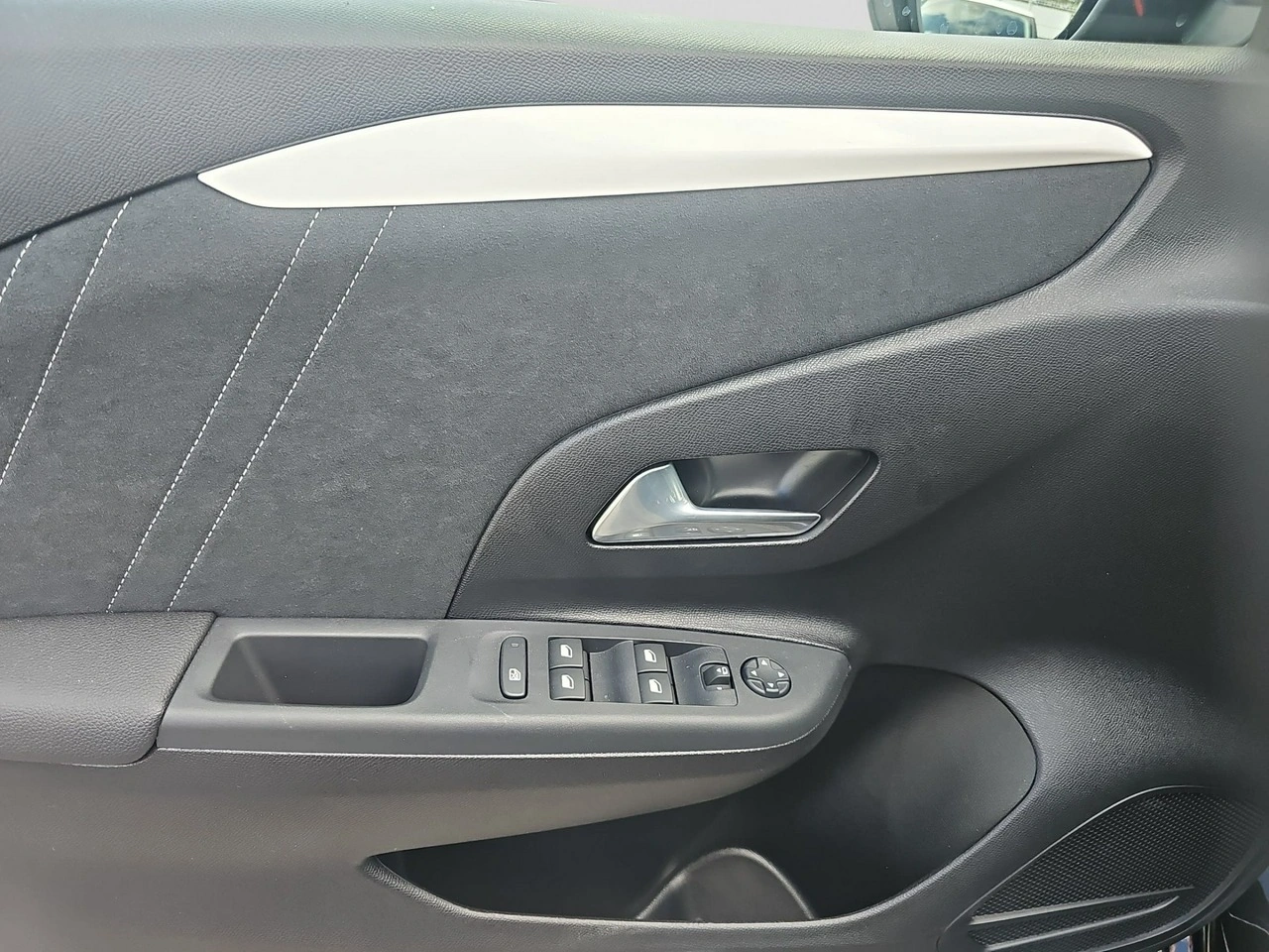 Opel Corsa - Zdjęcie 23