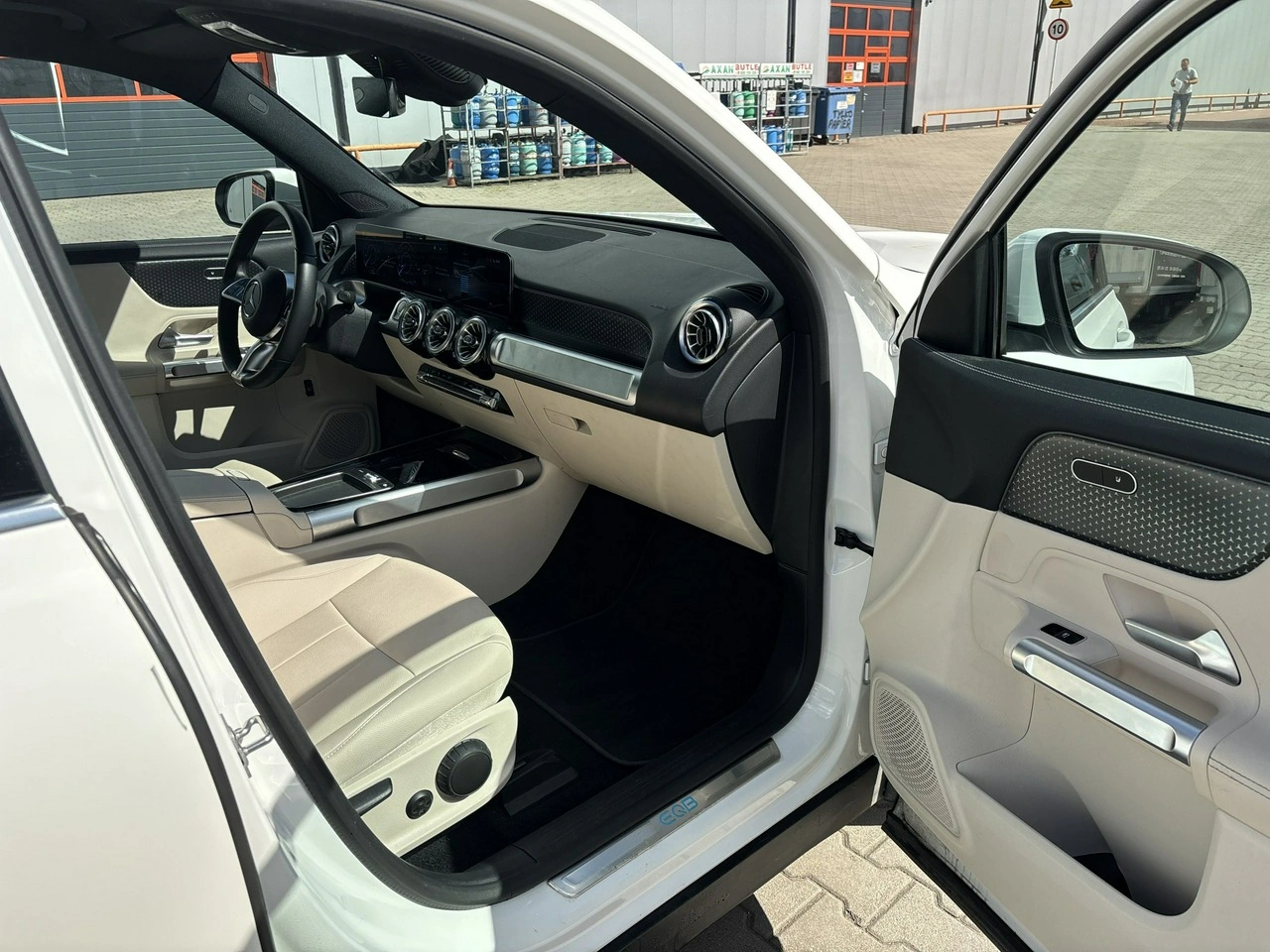 Mercedes EQB - Zdjęcie 15