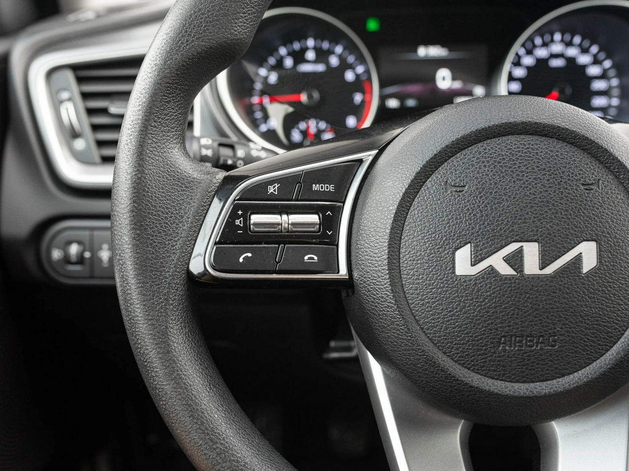 Kia Ceed - Zdjęcie 12