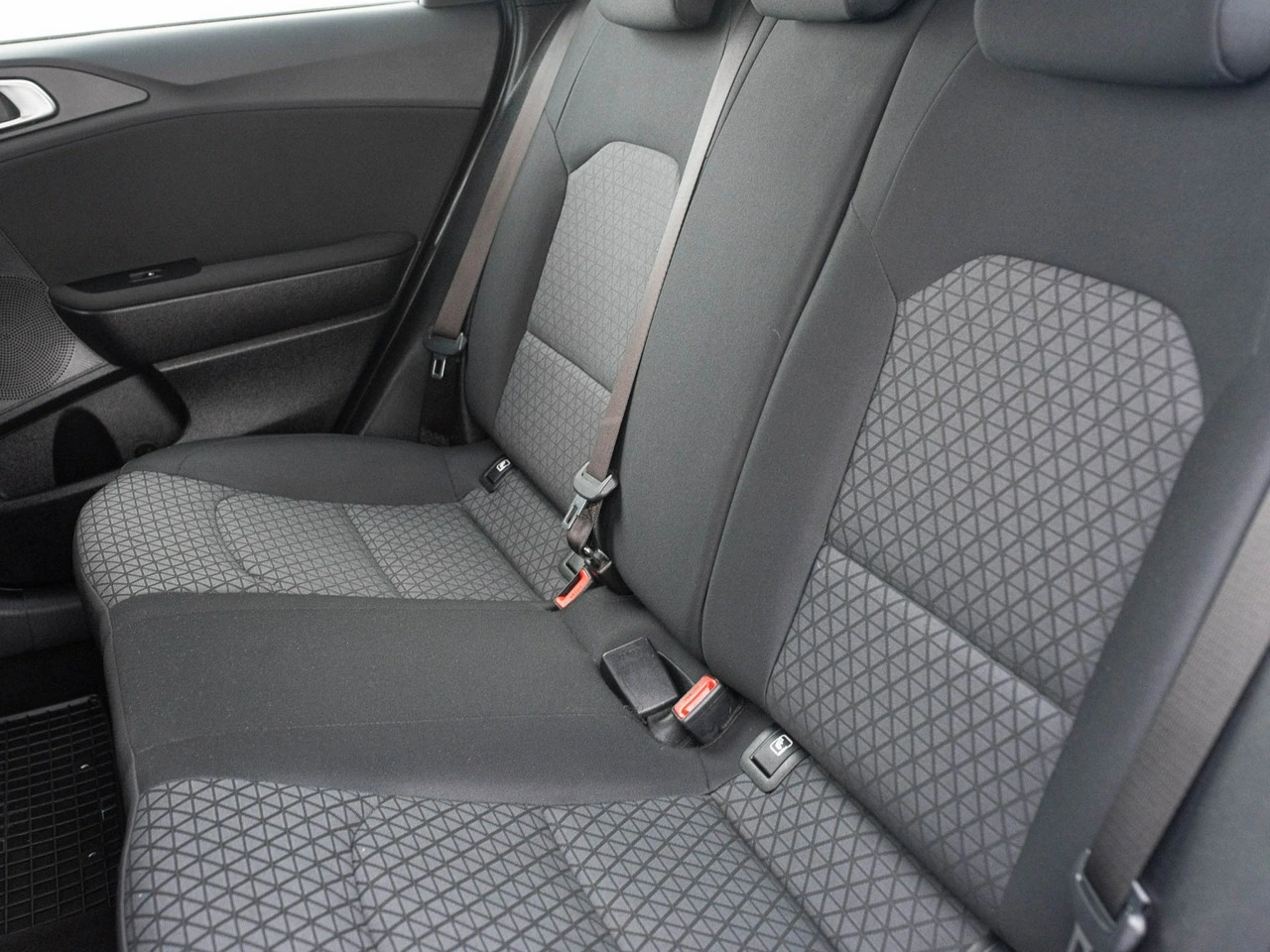 Kia Ceed - Zdjęcie 19