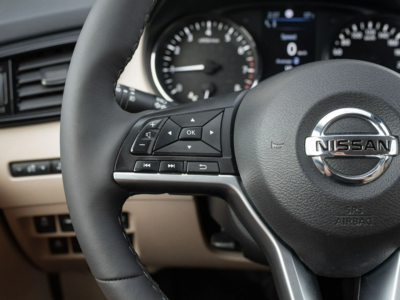 Nissan X-Trail - Zdjęcie 12