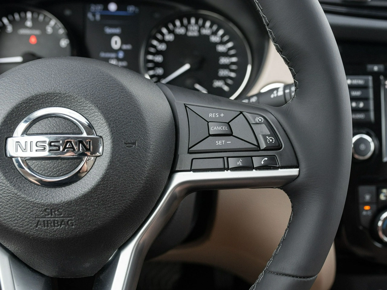 Nissan X-Trail - Zdjęcie 13