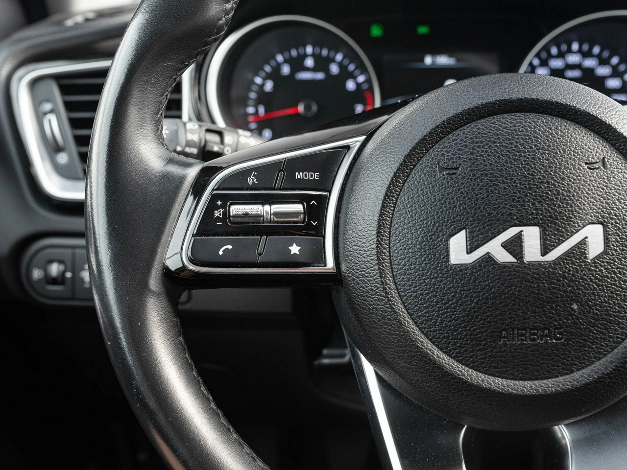 Kia Ceed - Zdjęcie 10