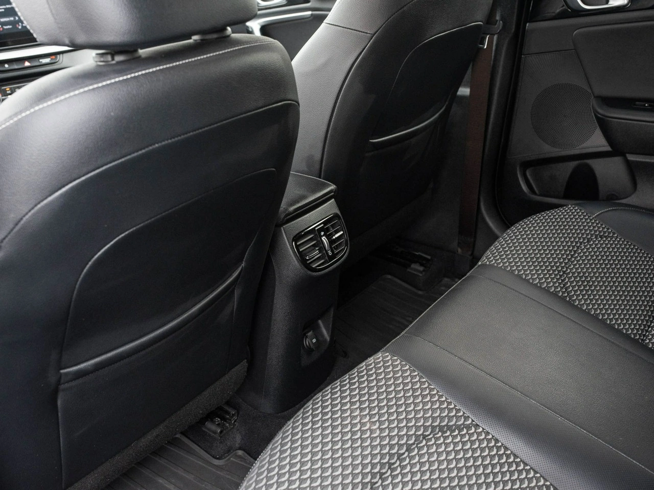 Kia Ceed - Zdjęcie 18