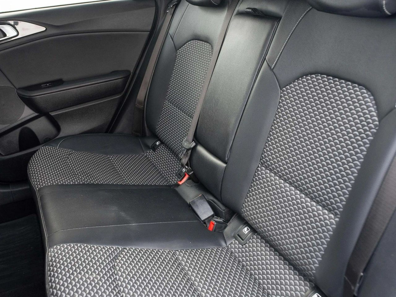 Kia Ceed - Zdjęcie 19