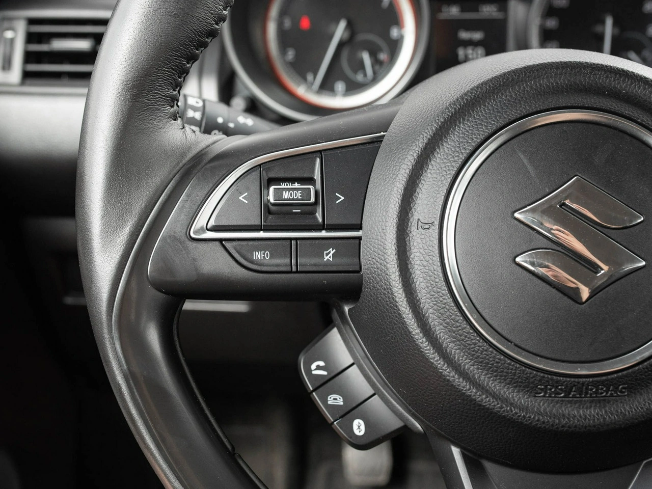 Suzuki Swift - Zdjęcie 12
