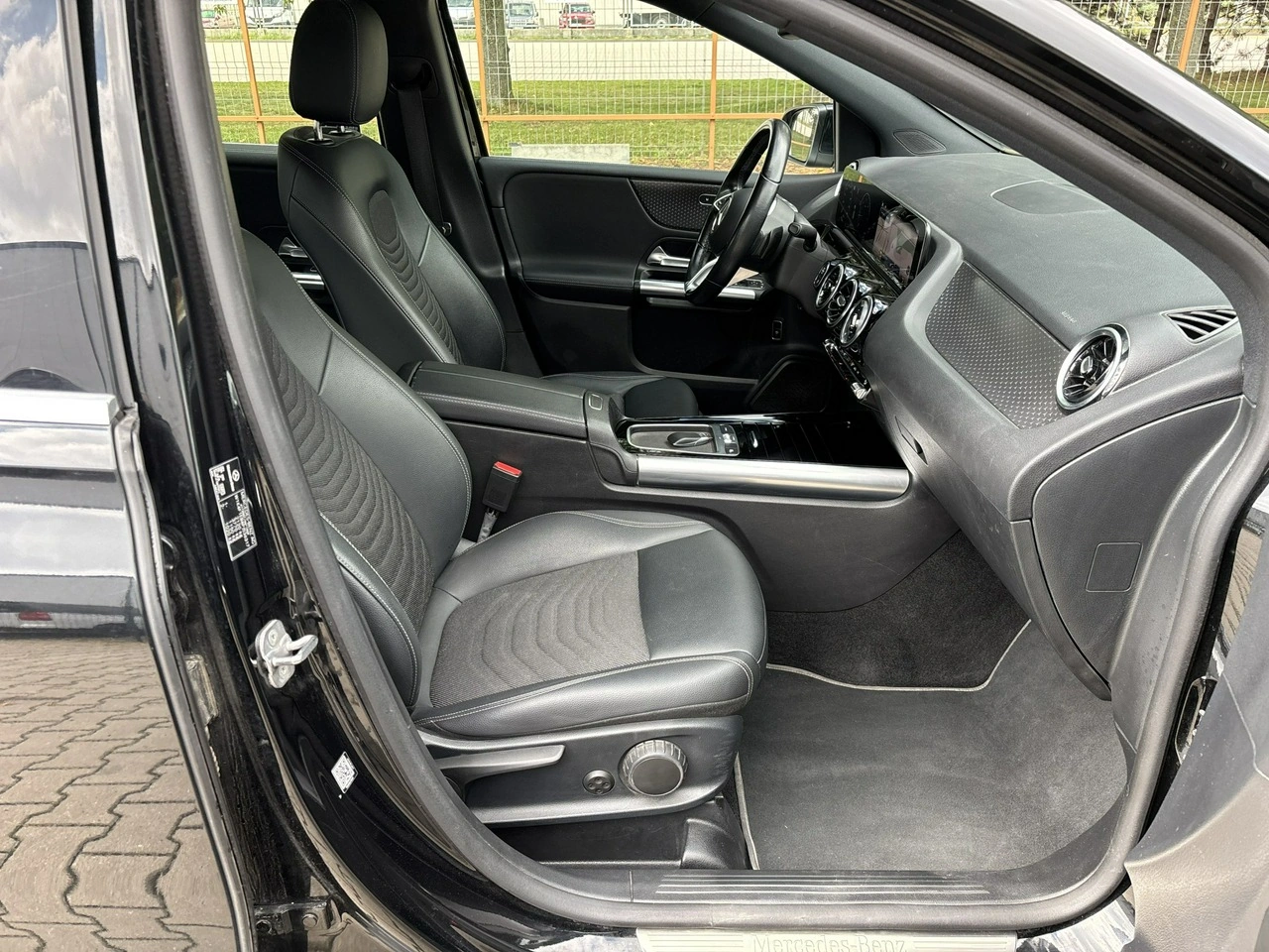 Mercedes B 220 - Zdjęcie 14