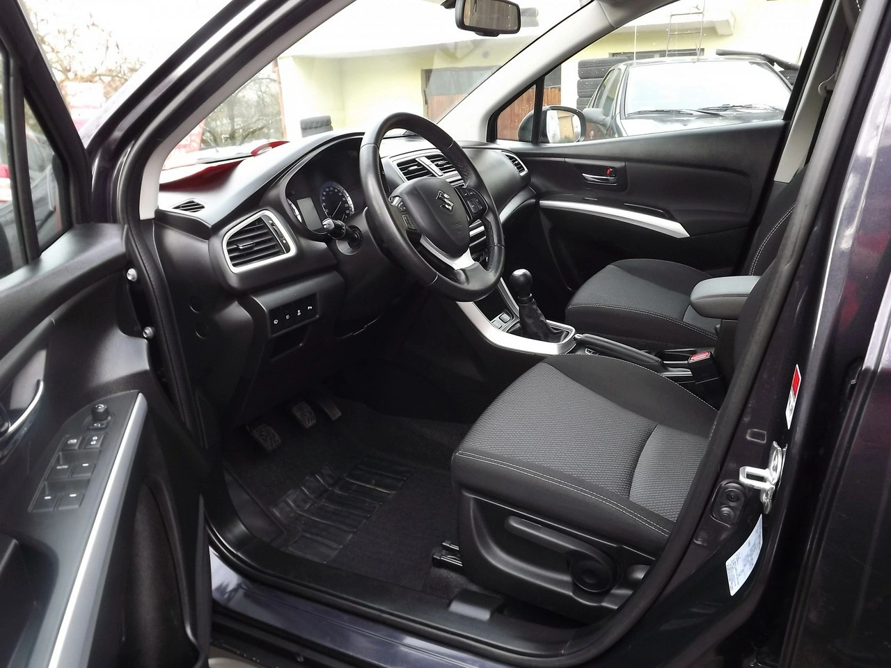 Suzuki SX4 S-Cross - Zdjęcie 13