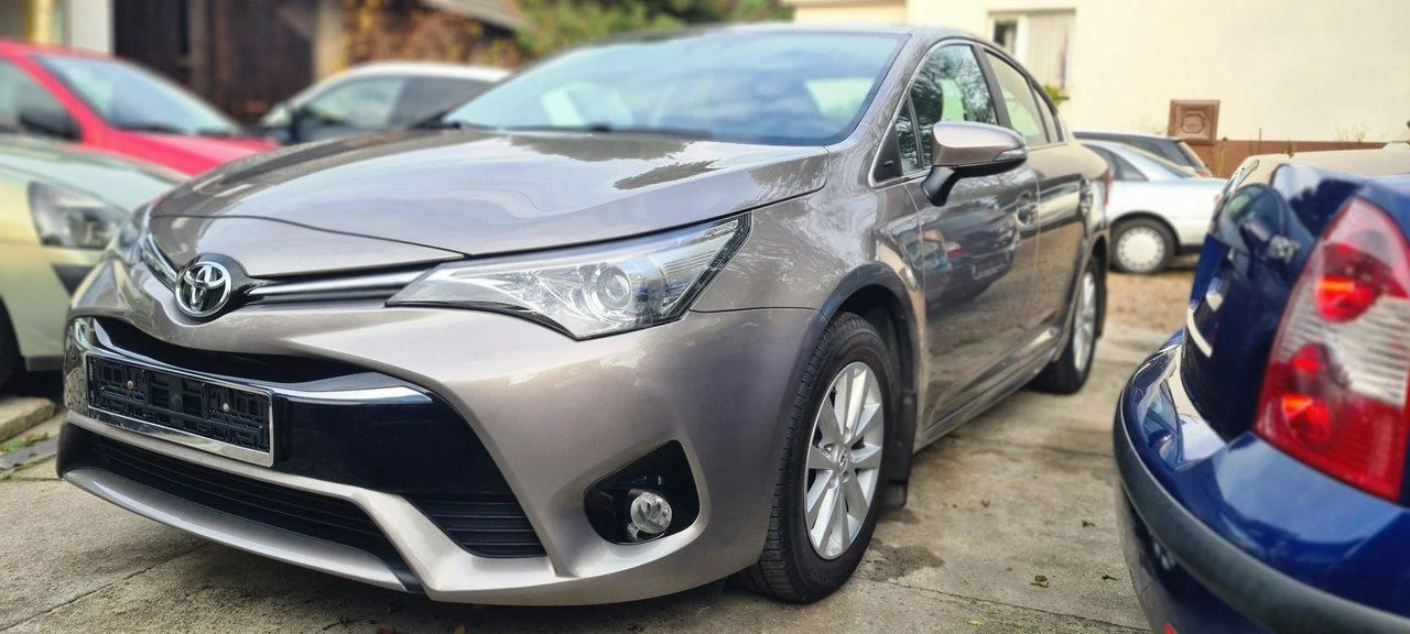 Toyota Avensis - Zdjęcie 8