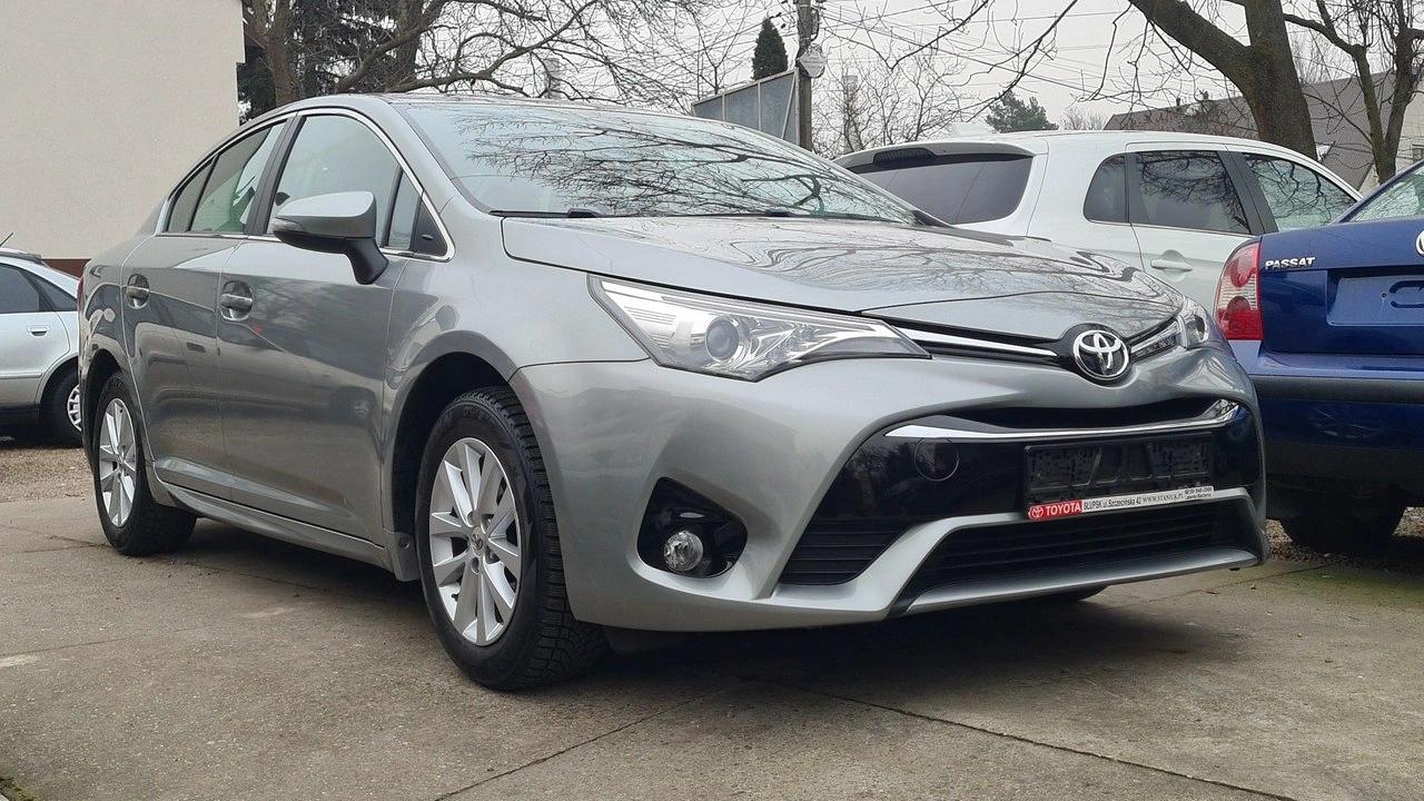 Toyota Avensis - Zdjęcie 9
