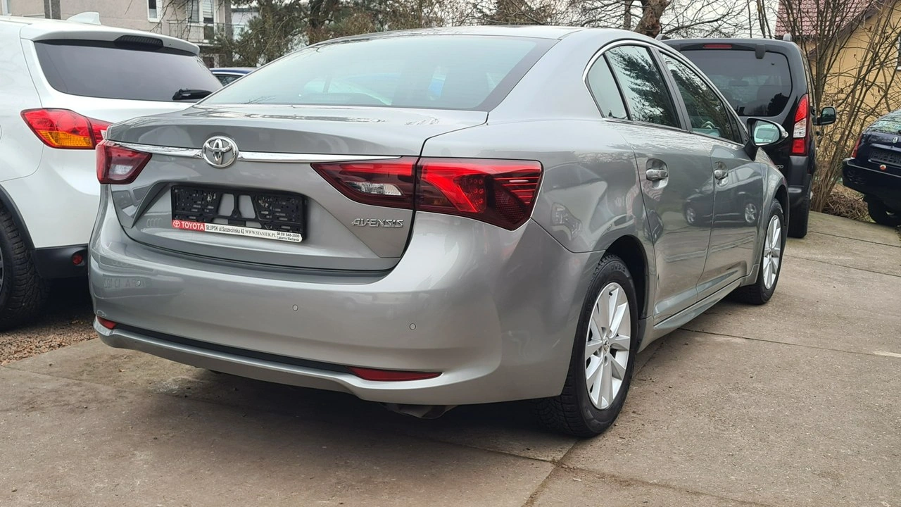 Toyota Avensis - Zdjęcie 11