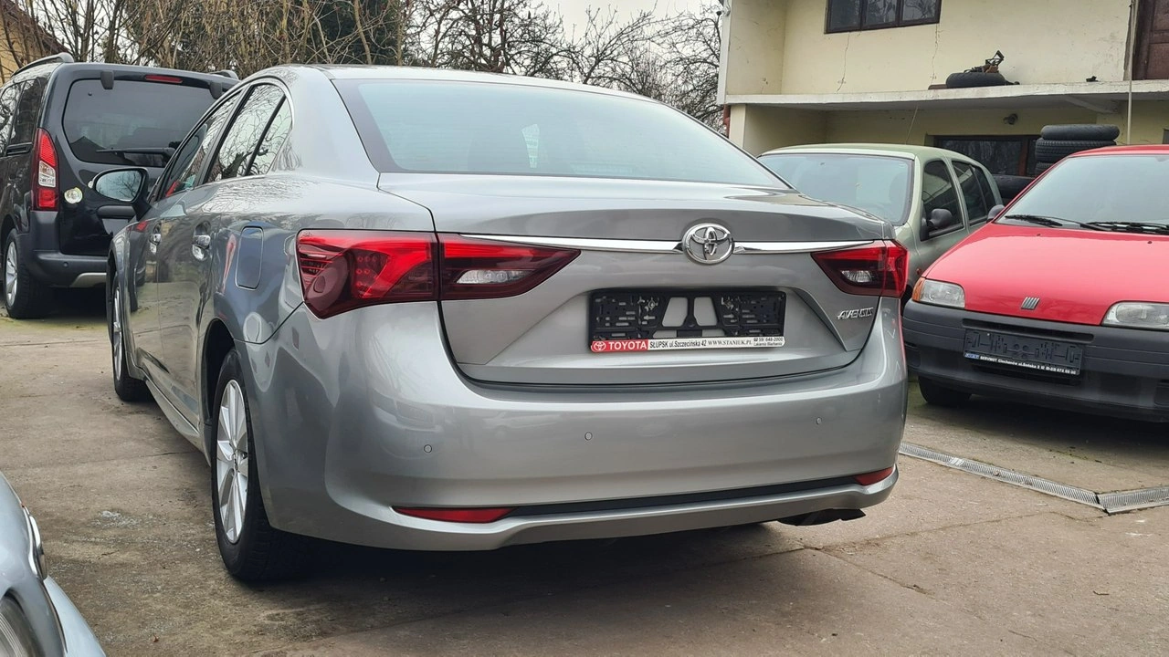 Toyota Avensis - Zdjęcie 3