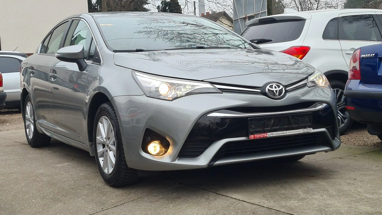 Toyota Avensis - Zdjęcie 4