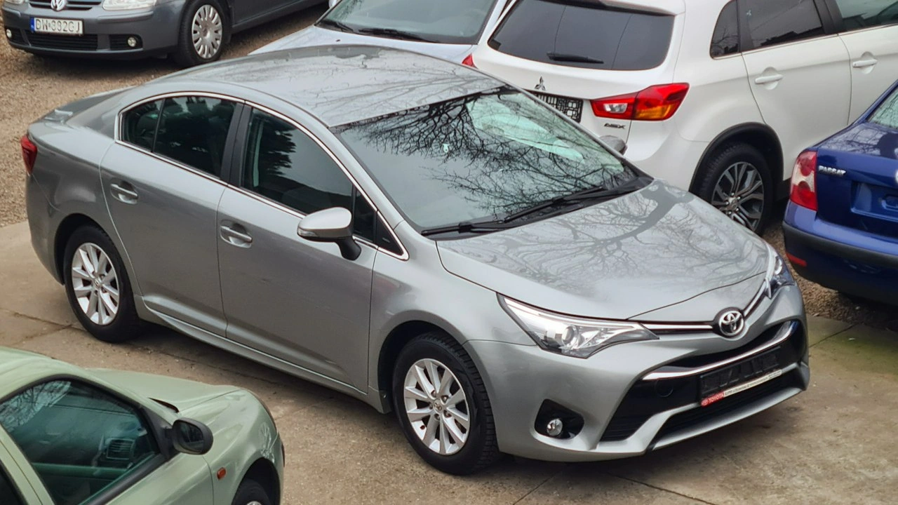Toyota Avensis - Zdjęcie 2