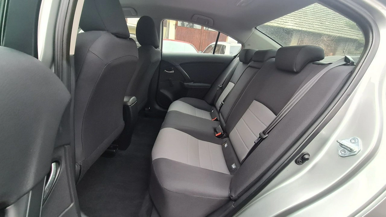 Toyota Avensis - Zdjęcie 14
