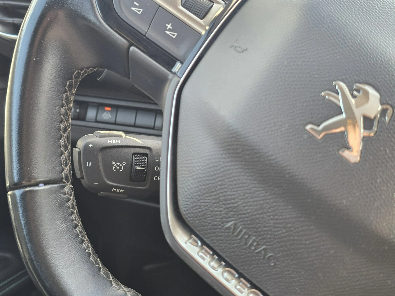 Peugeot 3008 - Zdjęcie 24