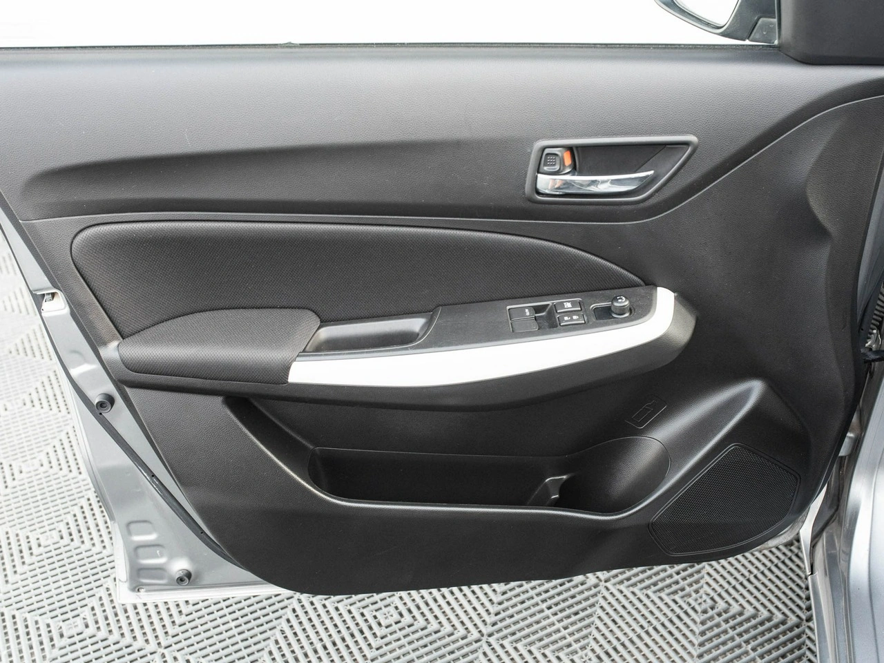 Suzuki Swift - Zdjęcie 8