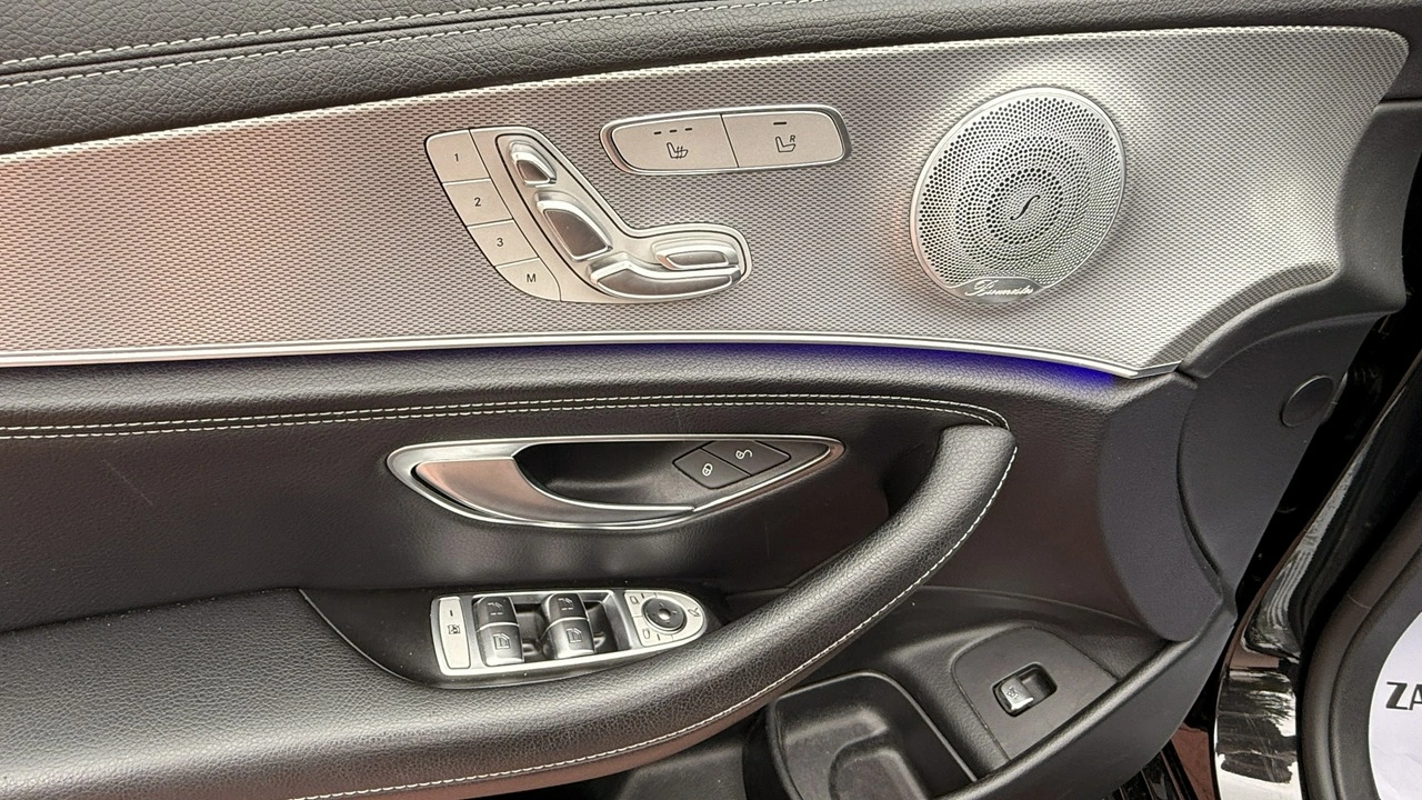 Mercedes E 300 - Zdjęcie 14