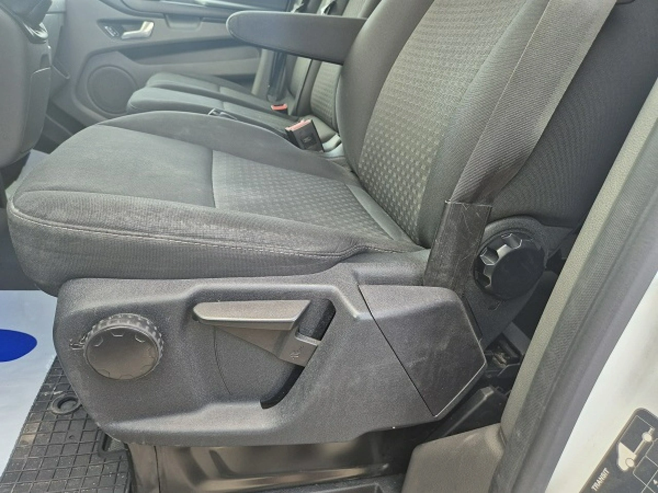 Ford Transit Custom - Zdjęcie 24