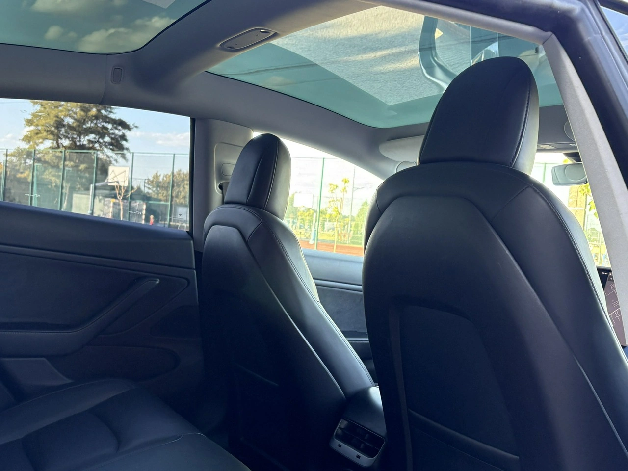 Tesla Model 3 - Zdjęcie 11