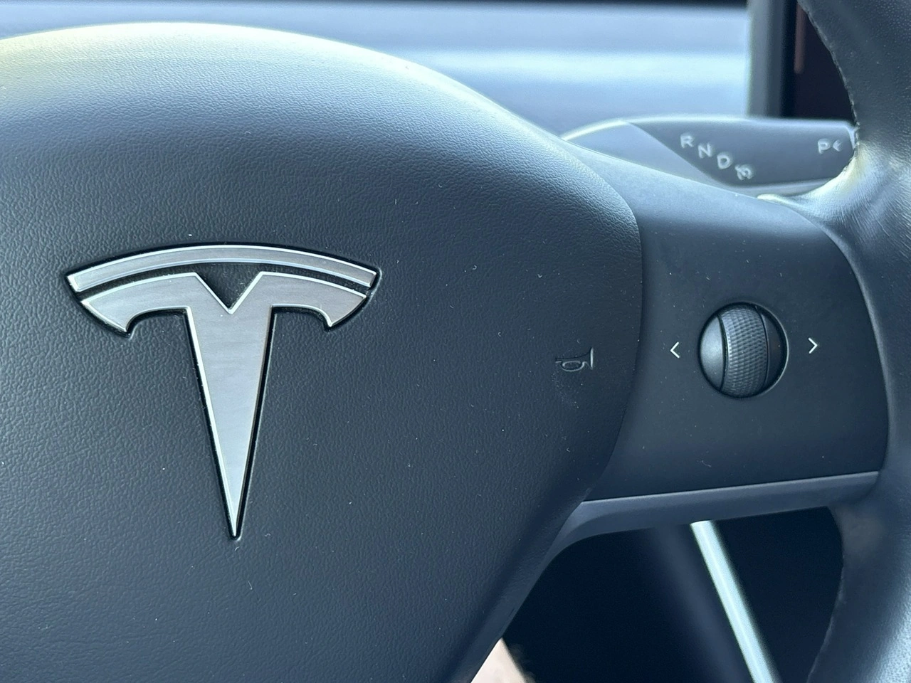 Tesla Model 3 - Zdjęcie 31