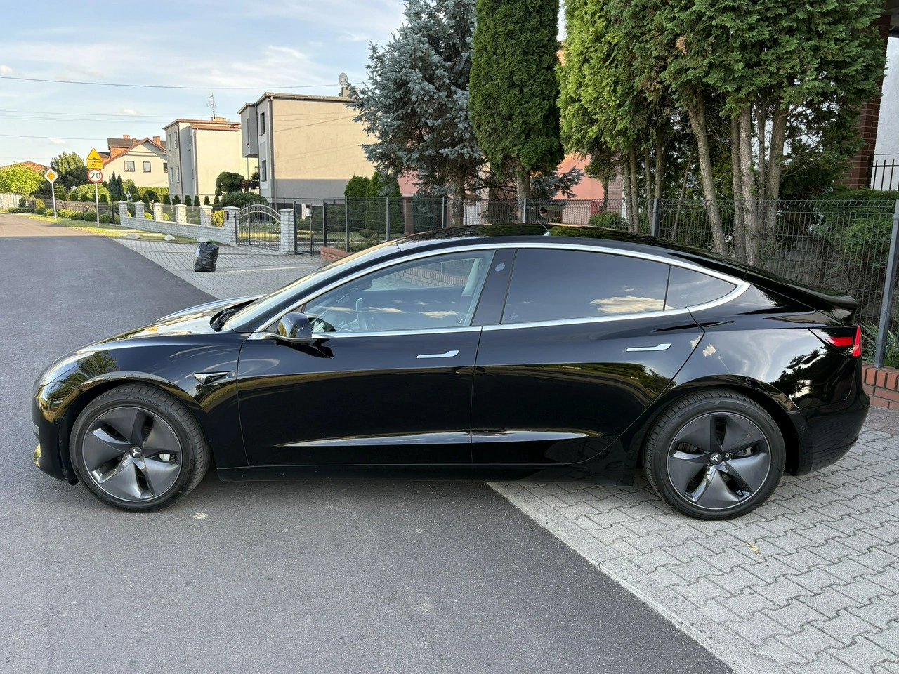 Tesla Model 3 - Zdjęcie 3