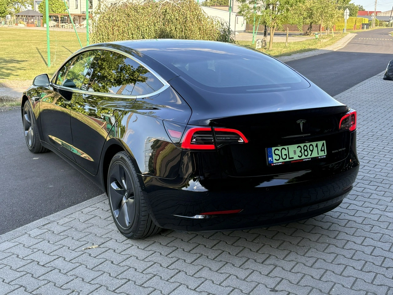 Tesla Model 3 - Zdjęcie 4