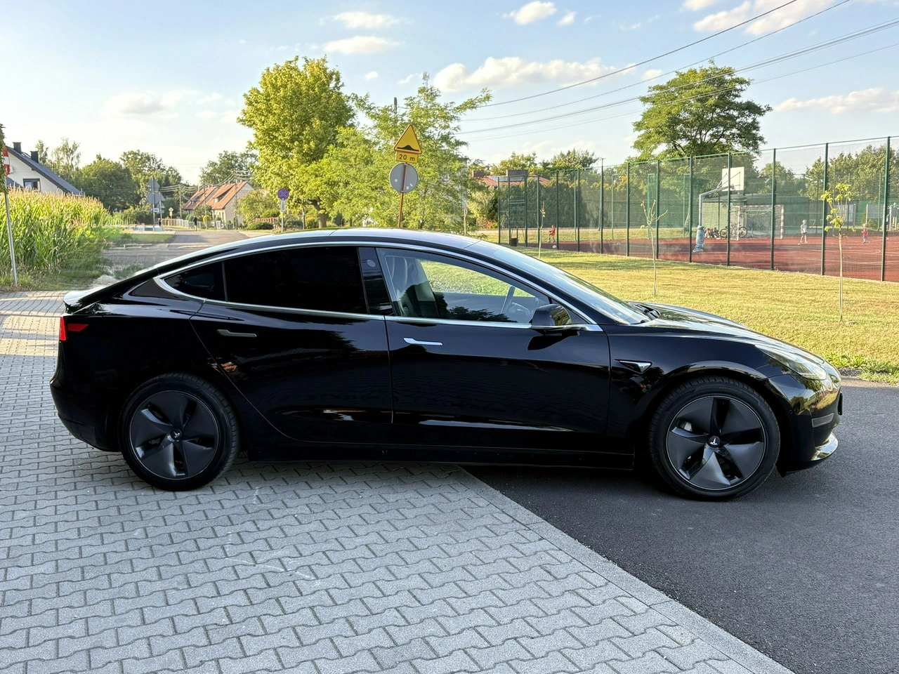 Tesla Model 3 - Zdjęcie 6