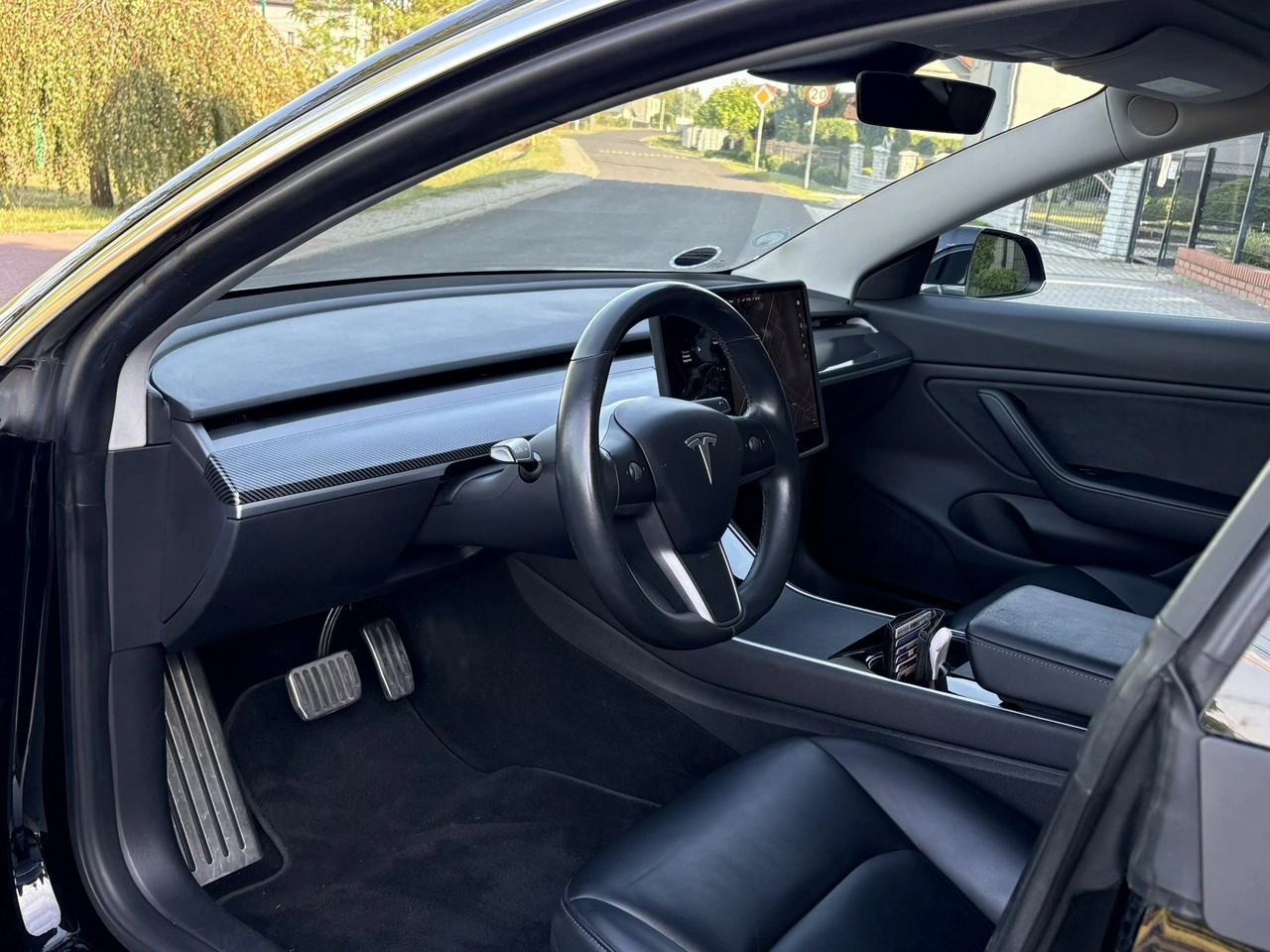 Tesla Model 3 - Zdjęcie 8
