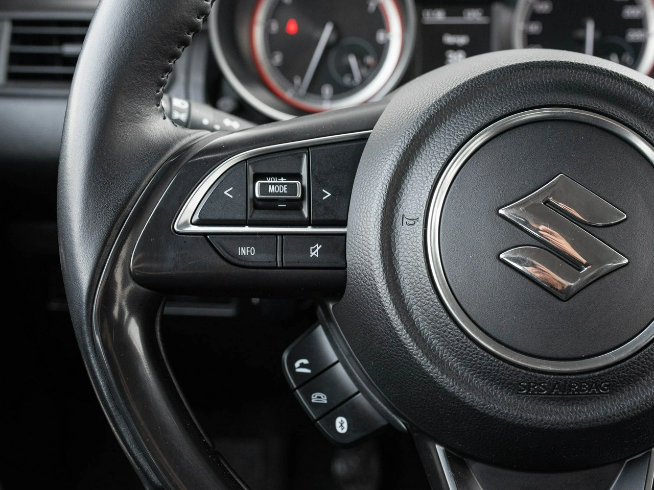 Suzuki Swift - Zdjęcie 11