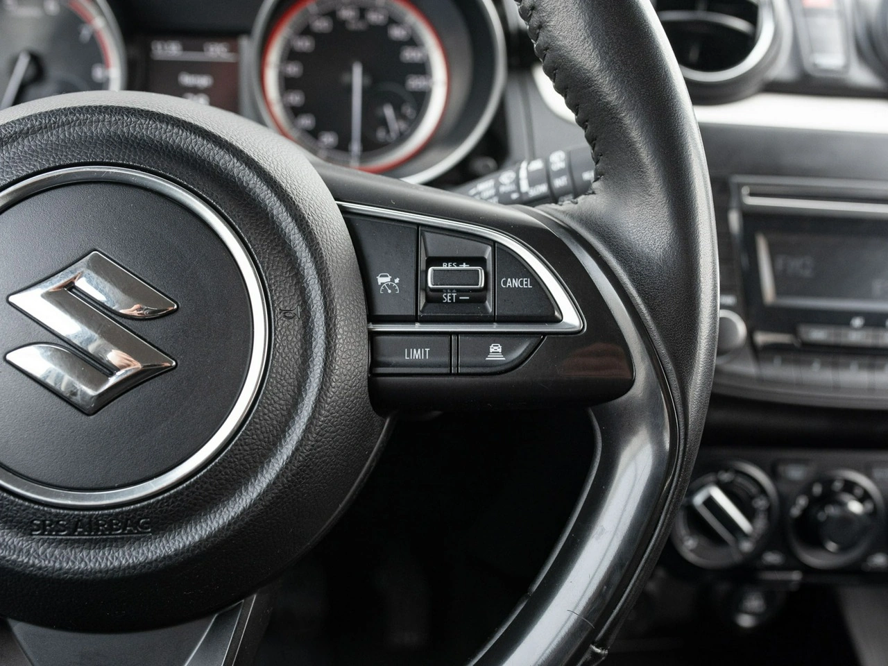 Suzuki Swift - Zdjęcie 12