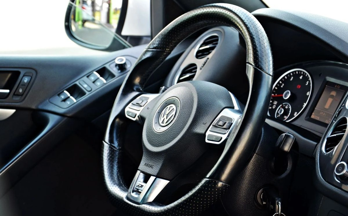 Volkswagen Tiguan - Zdjęcie 11