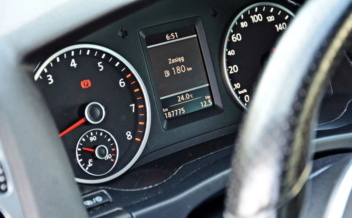 Volkswagen Tiguan - Zdjęcie 18