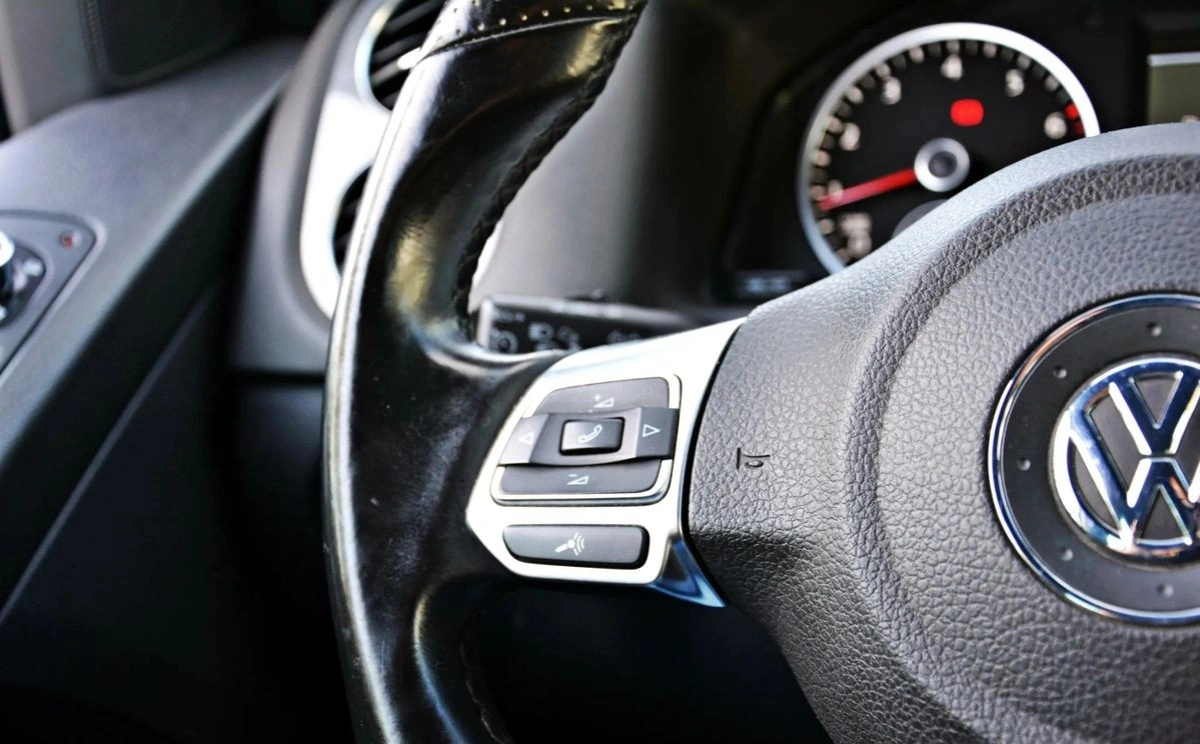 Volkswagen Tiguan - Zdjęcie 30