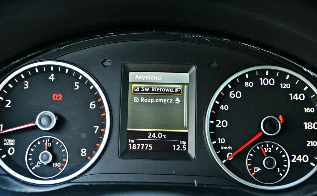 Volkswagen Tiguan - Zdjęcie 31