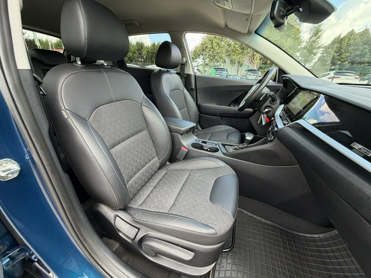 Kia Niro - Zdjęcie 32