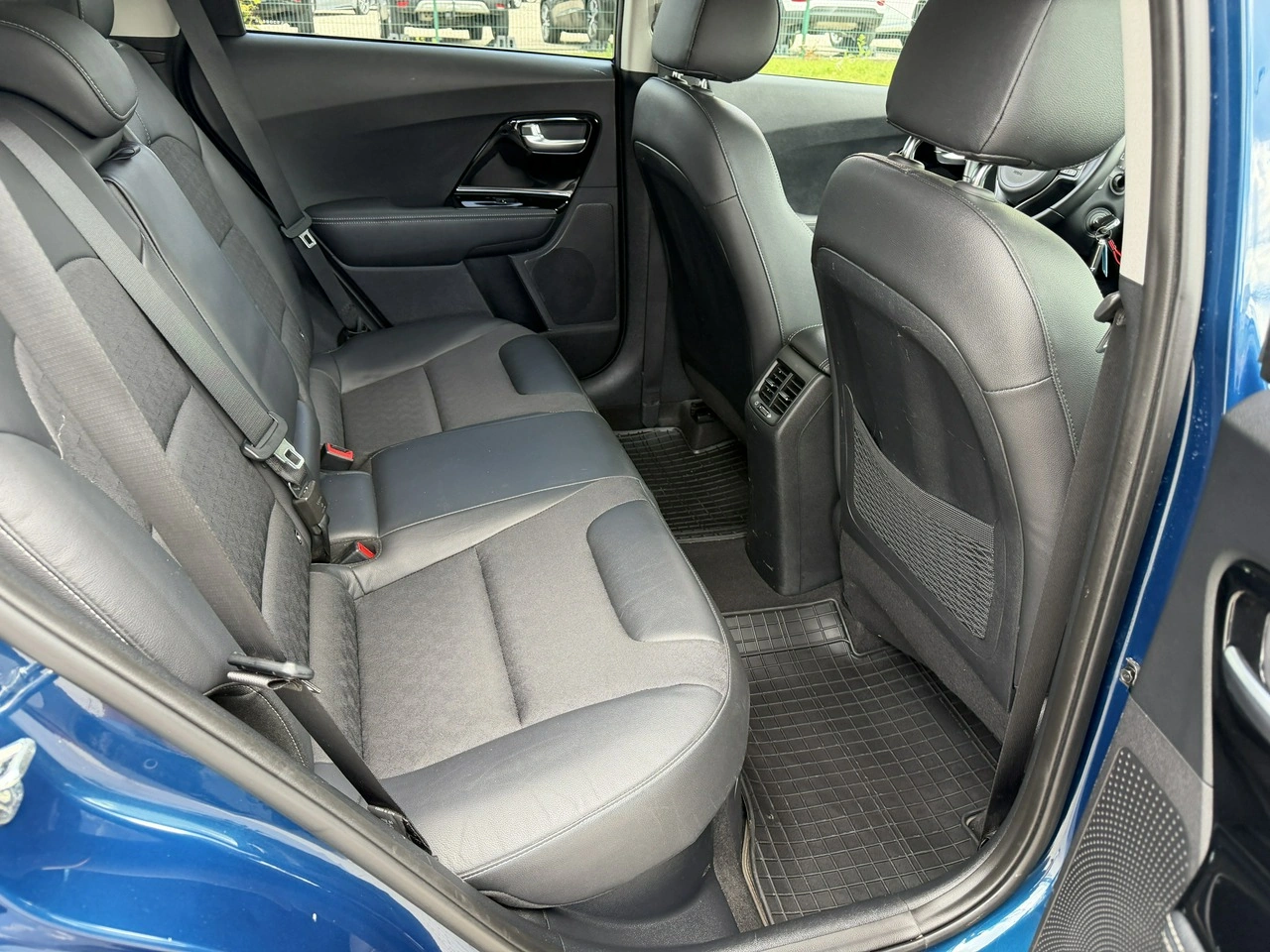 Kia Niro - Zdjęcie 30