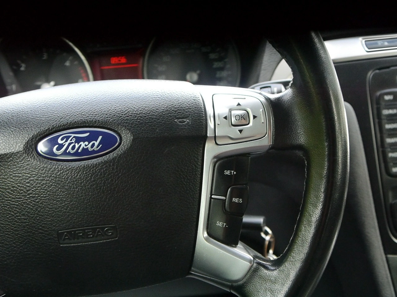 Ford Galaxy - Zdjęcie 28