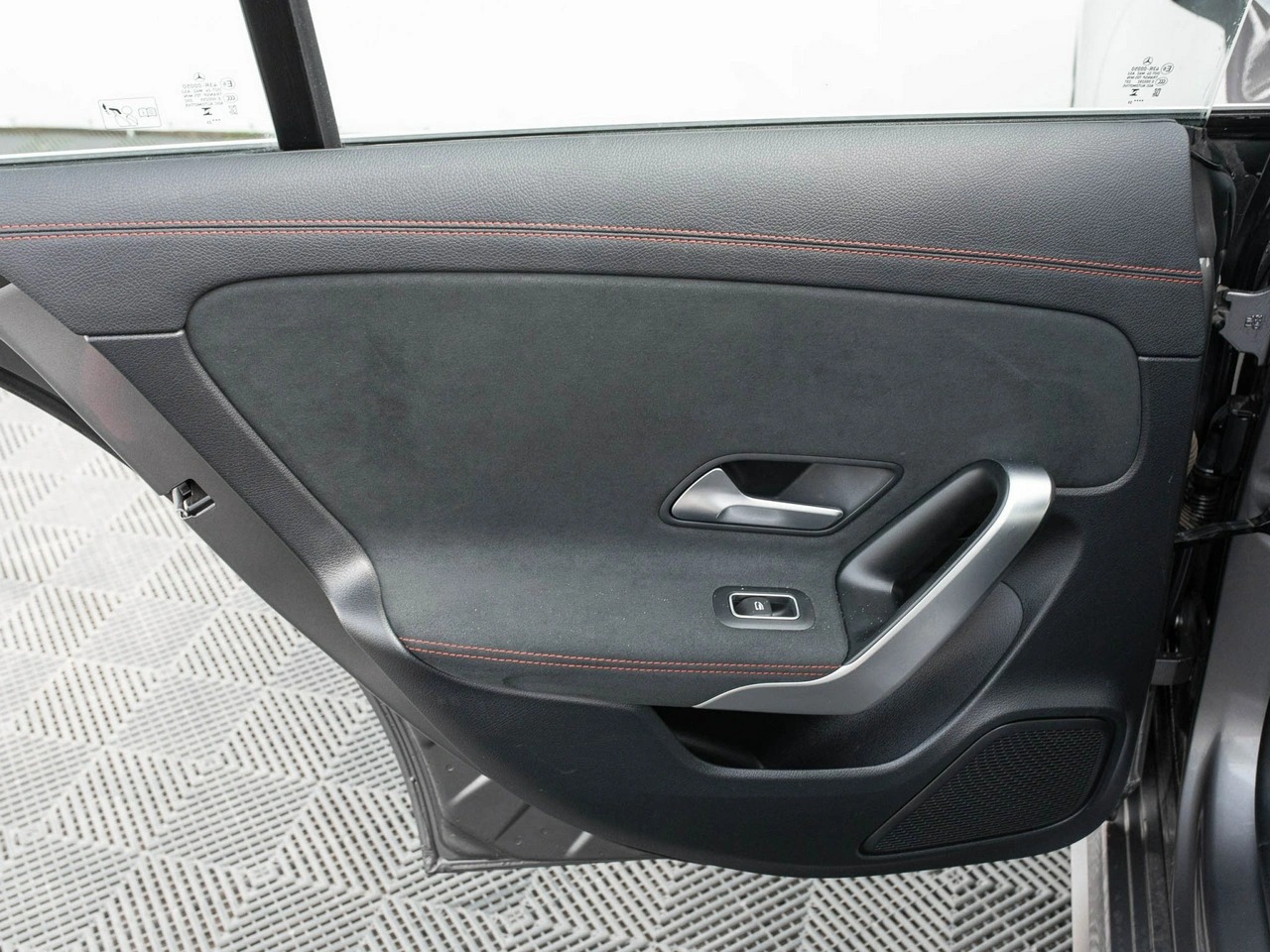 Mercedes CLA 200 - Zdjęcie 25