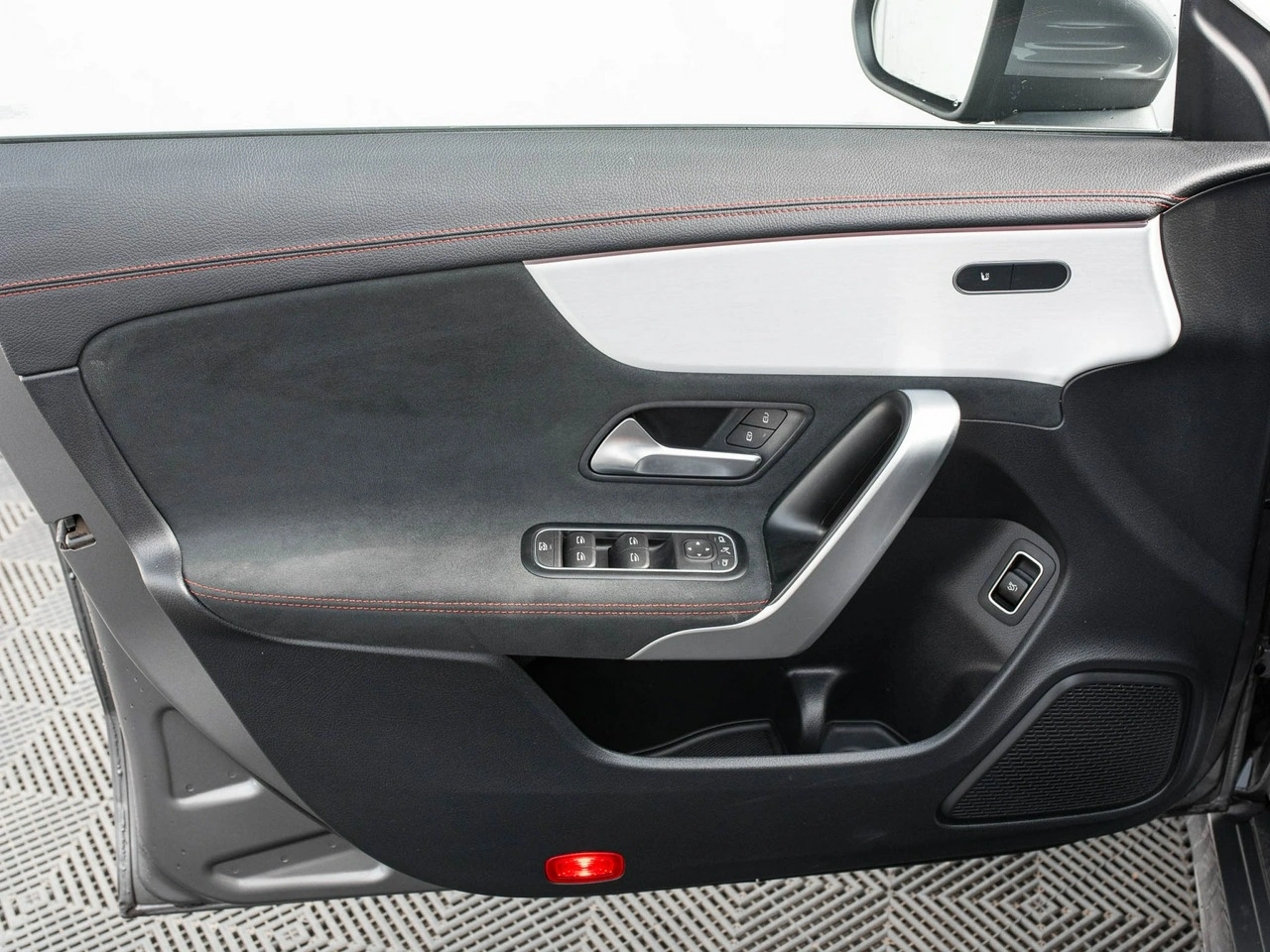 Mercedes CLA 200 - Zdjęcie 8
