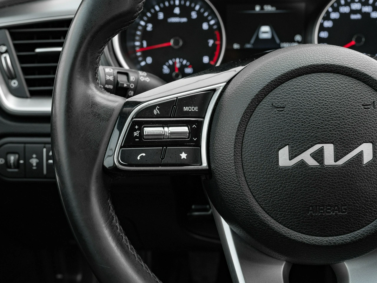 Kia Ceed - Zdjęcie 11